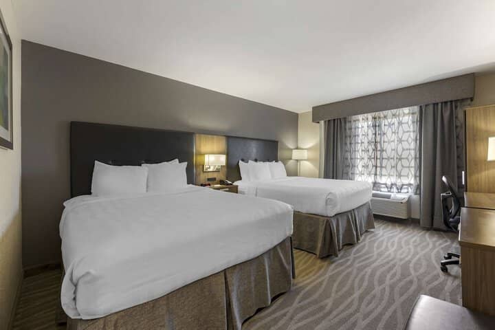 Room 13 of 28