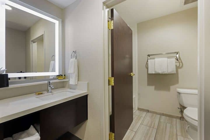 Room 19 of 28